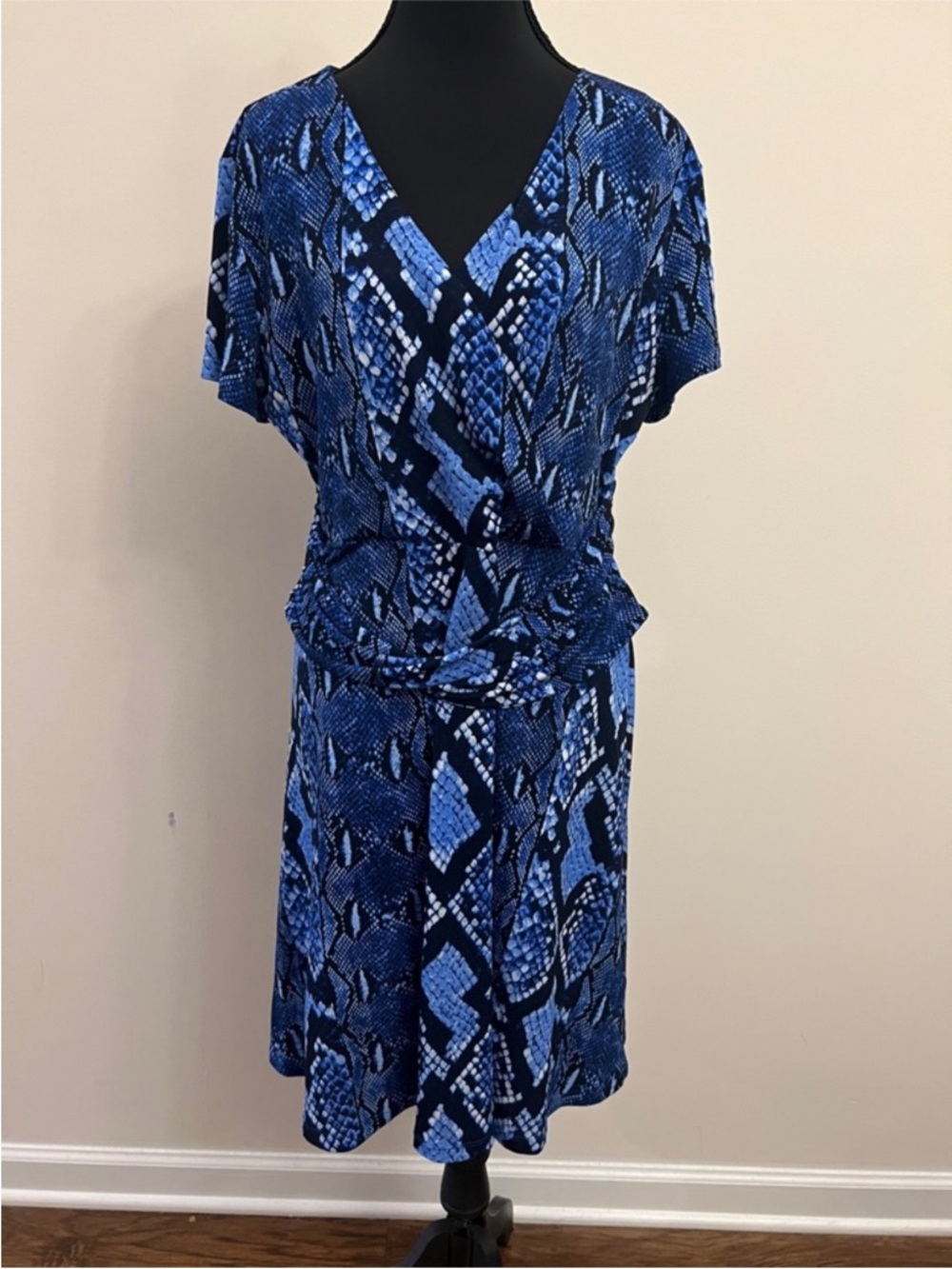 MICHAEL Michael Kors Blue Snake-Print Wrap-Style Midi Dress NWOT - Picture 2 of 6